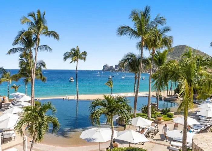 Hacienda Club, 5-star, Beachfront, Sleeps 8 *