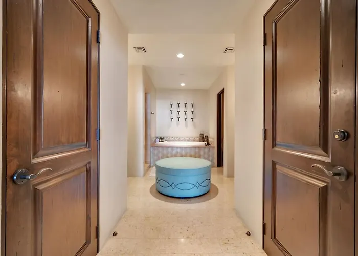 Hacienda Club, 5-star, Beachfront, Sleeps 8 * Cabo San Lucas