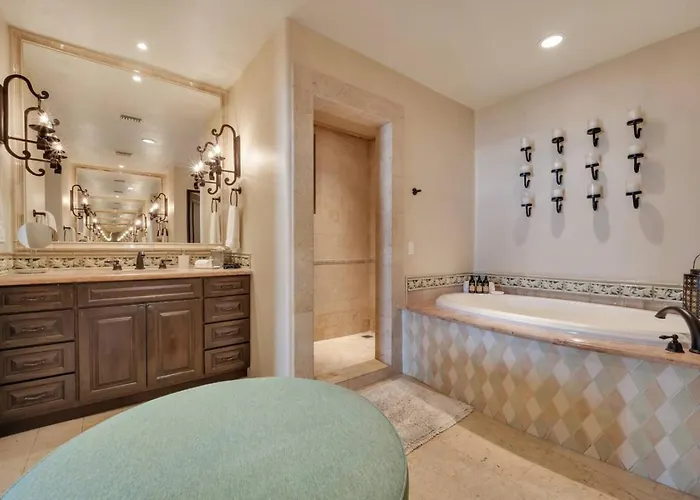 Hacienda Club, 5-star, Beachfront, Sleeps 8 Cabo San Lucas